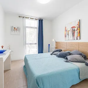https://central-los-americos-apartment.in-canary-islands.com